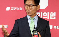 김문수 “전당대회, 나간다 안나간다 할 위치 아냐”