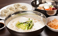 '2TV 생생정보' 오늘방송맛집- 가격파괴, 시원한 콩국수가 단돈 5000원? '밥○○'