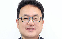 [데스크 시각] 밀레이 발끝도 못 따라가는 트럼프