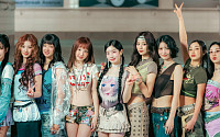 트와이스, 정규 4집으로 주간 앨범 차트 1위… MV 비하인드 공개