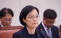 한성숙 "소상공인 디지털전환 힘쓸 것…중기·벤처 지원 환경 조성" [종합]