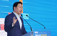 최태원 “AI 없인 제조업 미래 없다…日과 손잡아야 살 길 열린다”
