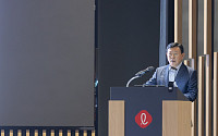 신동빈 롯데 회장 “10년 뒤 경영환경 예측해 현재 할일 신속히 하자”[롯데 하반기 VCM]