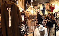 [포토]가을옷 입은 명동