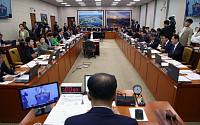 李대통령 공약 ‘3년 일몰제’ 포함 화물차 안전운임제, 국토위 통과