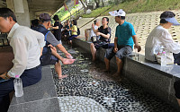 서울시 하천 최초로 도림천 족욕장 개장…동작구 “주민 힐링 명소로”