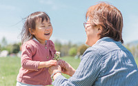 ‘엄빠, 걱정 말아요’…할머니·할아버지와 떠나는 여행