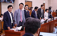 밀어붙이는 與vs필리버스터로 맞선 野…쟁점법안 강대강 대치