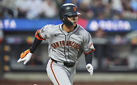 5타석 5출루…이정후, MLB진출 첫 4안타 경기