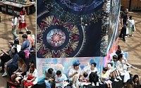 폭염특보에 북적이는 코엑스 별마당 도서관 [포토]