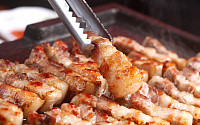 '생방송 투데이' 오늘방송맛집- 외국인의 밥상, 모둠 돼지구이 한 상 '방○○'