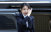 김건희 구속심사 4시간 만에 종료⋯남부구치소에서 법원 결정 기다려