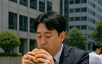 K-직장인, ‘스내킹’ 문화 확산…롯데리아·맘스터치·스타벅스 점심 매출 껑충