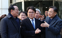 ‘울산시장 선거 개입 의혹’ 송철호·황운하 무죄 확정⋯기소 5년 7개월만