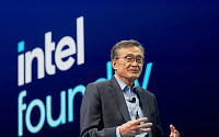 트럼프 행정부, 인텔 최대주주 되나..."지분 10% 취득 논의 중"