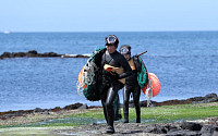 제주해녀 '숨참기' 비밀 찾아...하루 최대 10시간도 잠수