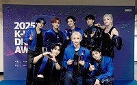 '컴백 D-day' 스트레이 키즈, '케이 월드 드림 어워즈' 대상⋯4관왕 달성