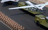원거리 타격 첨단 무기부터 J-35 스텔스까지…신무기 대거 등장한 中 열병식