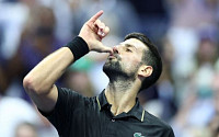 '테니스 전설' 조코비치, 승리 후 '케데헌' 세리머니⋯"딸이 가르쳐줘, 생일 선물"