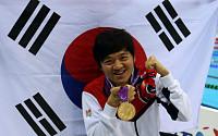 민병언, 금빛 물살을 가르다…패럴림픽 남자 배영 50m 우승