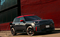 “JCW 최초 전기 콤팩트 모델” 더 뉴 올-일렉트릭 MINI JCW 에이스맨 [2025 스마트 EV 대상]