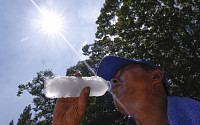 “많은 비 예상” “더위 지속” 전국 곳곳에 재난문자 발송…고령자 안전 유의