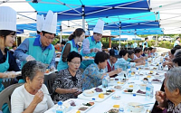 [포토]신세계푸드 밥차 봉사활동 ‘맛있는 행복’