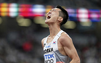 부상 이긴 우상혁, 한국 육상 첫 세계선수권 2회 연속 메달