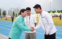 “부상에도 감동의 도약”…이상일 용인특례시장, 세계육상선수권 은메달 우상혁 선수 축하전화