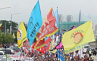 [포토]국회의사당으로 향하는 한우