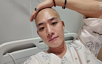 배우 차현승, 백혈병 투병 일상 공개⋯피부가 벗겨져도 활짝 "열심히 회복할 것"