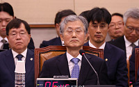 “대법원장 감금” “조요토미 희대요시”...법사위 난장판 속 조희대 침묵 [국감]