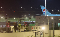 캄보디아 범죄 가담 한국인 64명 인천공항 도착...경찰 체포 후 분산 이송