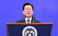 李 대통령 "유능한 '민생 경찰'로 거듭나야…민주적 통제도 강화"