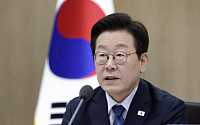 李대통령 "경주 APEC서 日 다카이치 만남 고대…셔틀외교 바래"