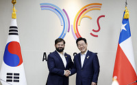이재명 “칠레는 한국과 특별한 관계”…FTA 개선·민주주의 협력 논의 [경주 APEC]