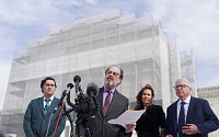 “미국 역사상 가장 중요한 재판”…대법원, 트럼프 관세 심리 개시