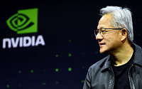 젠슨 황 “중국, 낮은 에너지비용·느슨한 규제에 AI 경쟁서 미국 이길 것”