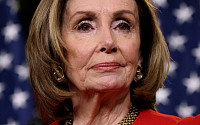 ‘철의 여인’ 펠로시, 정계은퇴 선언…트럼프 “사악한 인물” 독설