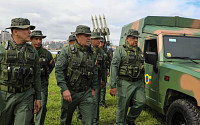 베네수엘라, 미 최대 항모 도착 맞서 군 동원령 발동⋯저항 준비