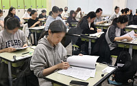 긴장감 흐르는 경북고·용산고·광남고 수능 시험장 [포토로그]