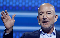 베이조스, 4년 반 만에 경영 복귀...AI 스타트업 CEO 맡는다