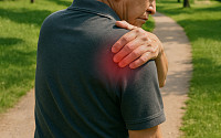 ‘오십견’, 단순 근육통이겠거니 넘기다 ‘큰일’ [e건강~쏙]