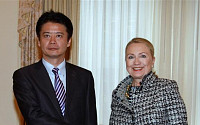 힐러리 국무장관 “일본, 댜오위다오 관련 신중하게 행동해야”