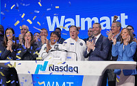 월마트, 나스닥 첫날 사뿐 안착⋯기술 기업으로 대전환 페달