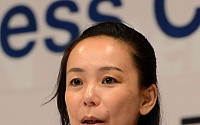[포토]취재진 질문에 답하는 가와세 나오미
