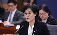 원민경 장관 "모두가 체감하는 성평등 정책 펼칠 것⋯젠더폭력 대응 강화"