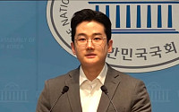 '고소가 키운 이슈’ 전재수 대응에 개혁신당 정이한, 이름값 오르나?