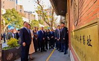 李 대통령, 상하이 임시정부 찾아 “대한민국이 시작된 곳”