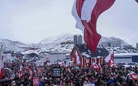 EU, 美 그린란드 관세 압박에 보복관세 검토…‘무역 바주카’ 가동도 만지작